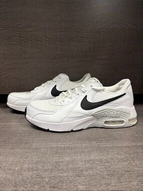 Women's Nike Air Max Excee Shoes (White/Black/Platinum) - Size 11.5